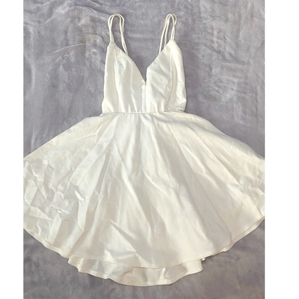 Windsor, Size Medium, White
